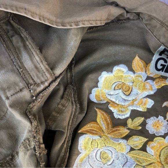 Pam & Gela Utility Embroidered Floral Print Jacket - Picture 9 of 15